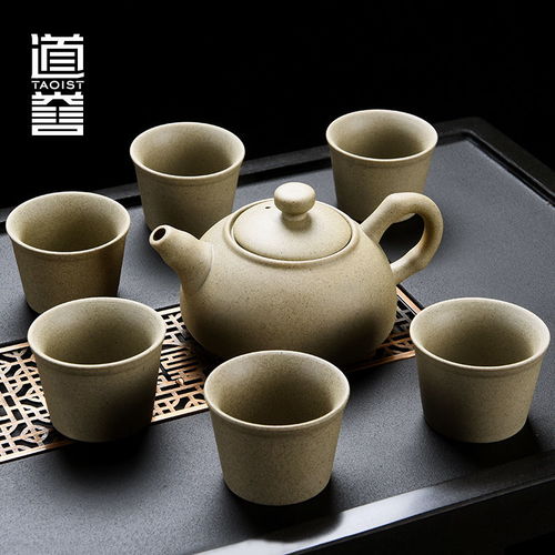 隐于日常的哲思 一套粗陶茶具与现代生活的静谧对话